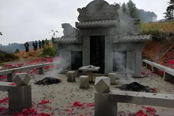 后辈出贵人祖坟风水：贵子之地
