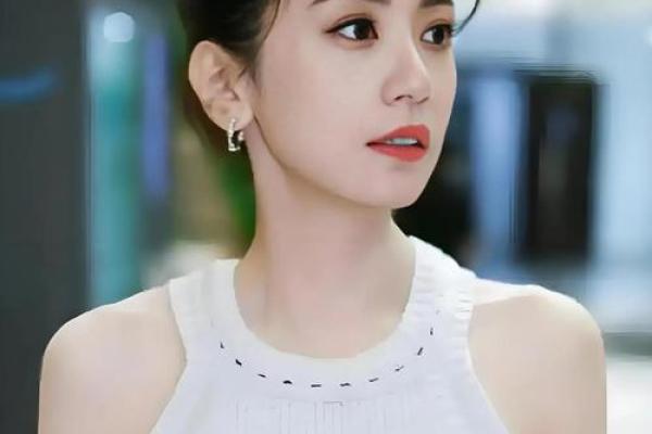 贾静雯的八字注定要经历二婚 谁说二婚的女人不幸福 她就是例外