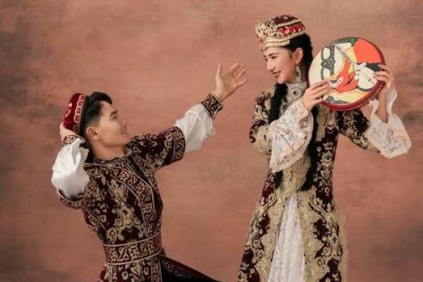 乌兹别克族的传统节日和风俗习惯有哪些？