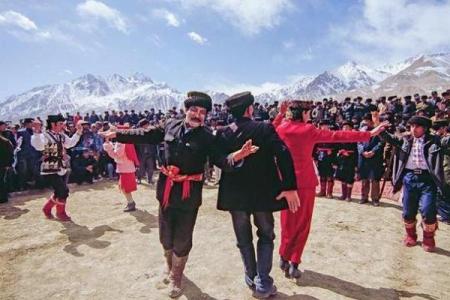 塔吉克族的传统节日和风俗习惯有哪些？