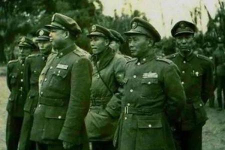 故事：民国盲人摸骨大师，叱咤政界算命五十年，晚年被女助手揭秘