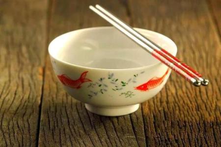 风水知识：饭碗的风水禁忌，不要不信，真的有讲究！！