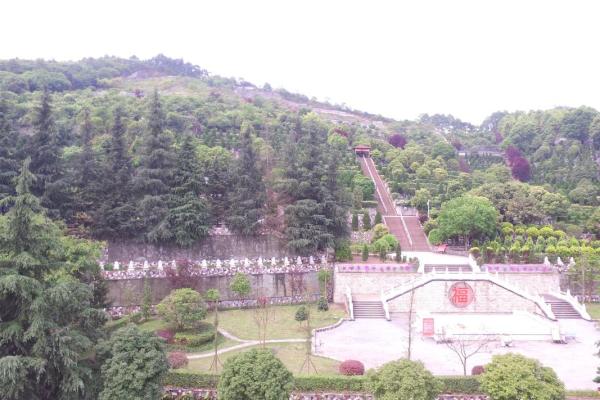 公墓风水是不是越高越好