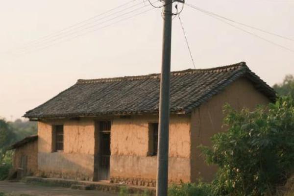 房子西边电线杆风水 房子西边电线杆风水