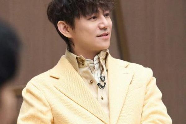 紫薇斗数何炅 紫薇斗数何炅